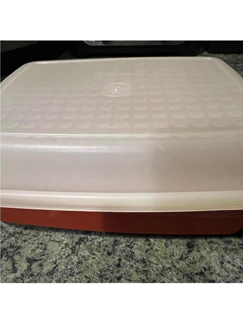 Tupperware Marinating container - Picture 2 of 3